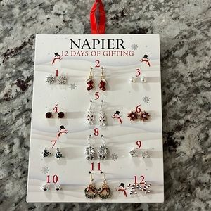 12 Christmas earrings